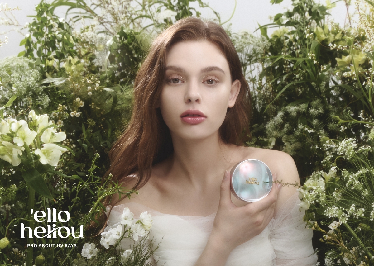 앳홈, 선케어 전문 브랜드 ‘헬로힐리오’ 출시…1차 론칭 제품은 ‘여성용 선팩트’